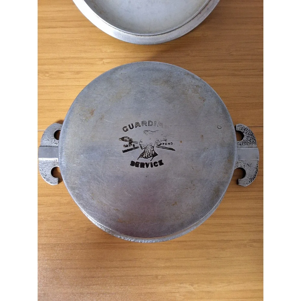 Vintage Guardian Service Hammered Aluminum Round Dutch Oven Pot with Lid 7
